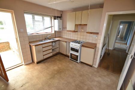 2 bedroom Bungalow for sale in Park Street, Princes Risborough, HP27