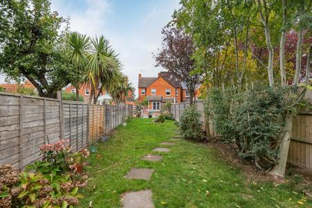 2 bedroom Semi-detached house for sale in Penyston Road, Maidenhead, SL6
