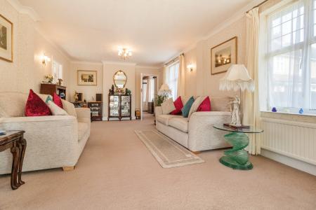 3 bedroom Bungalow for sale in Pinkneys Road, Maidenhead, SL6