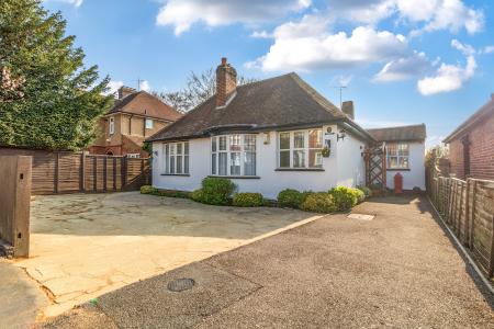 3 bedroom Bungalow for sale in Pinkneys Road, Maidenhead, SL6
