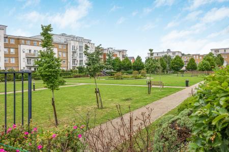 2 bedroom Flat for sale in Raven Drive, Boulters Meadow, Maidenhead, SL6