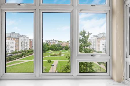 2 bedroom Flat for sale in Raven Drive, Boulters Meadow, Maidenhead, SL6