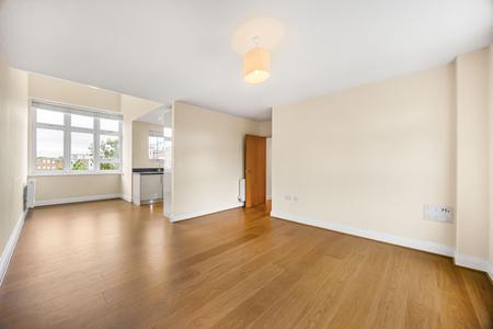 2 bedroom Flat for sale in Raven Drive, Boulters Meadow, Maidenhead, SL6