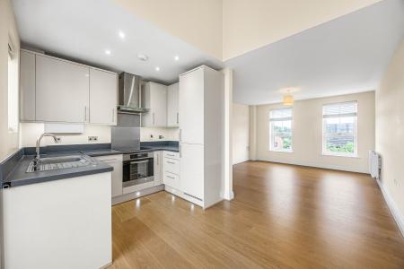 2 bedroom Flat for sale in Raven Drive, Boulters Meadow, Maidenhead, SL6