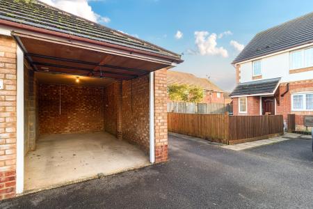 3 bedroom End of terrace house for sale in Rivets Close, Aylesbury, HP21
