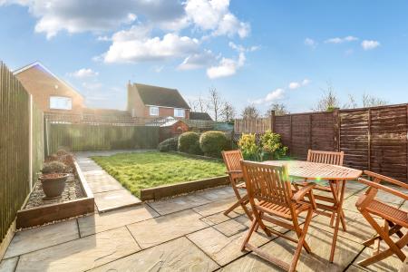 3 bedroom End of terrace house for sale in Rivets Close, Aylesbury, HP21