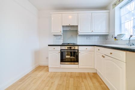 3 bedroom End of terrace house for sale in Rivets Close, Aylesbury, HP21