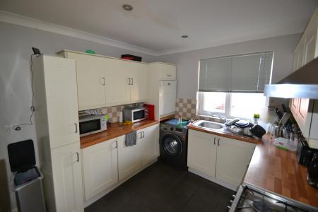 1 bedroom House share to let in School Lane, Maidenhead, SL6