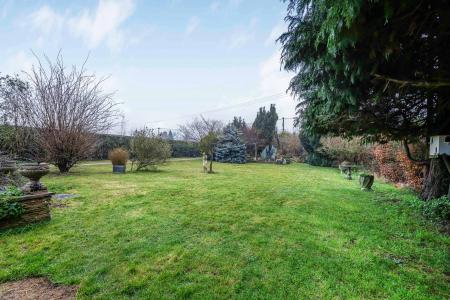 4 bedroom Detached house for sale in Little Frieth, Henley on Thames, Frieth, RG9