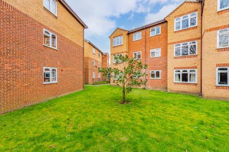 1 bedroom Flat for sale in Corfe Place, Maidenhead, SL6