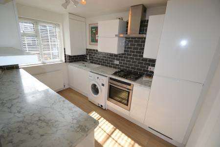 2 bedroom Semi-detached house to let in Lillibrooke Crescent, Maidenhead, SL6