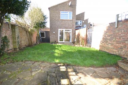 2 bedroom Semi-detached house to let in Lillibrooke Crescent, Maidenhead, SL6