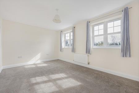 4 bedroom Semi-detached house to let in Kingsquater, Maidenhead, SL6