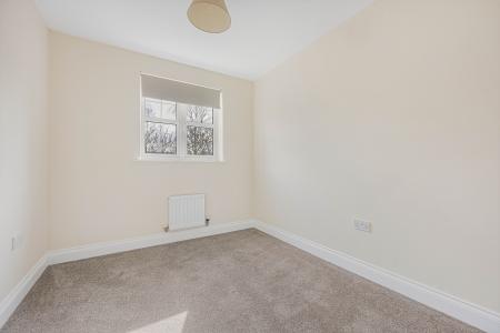 4 bedroom Semi-detached house to let in Kingsquater, Maidenhead, SL6