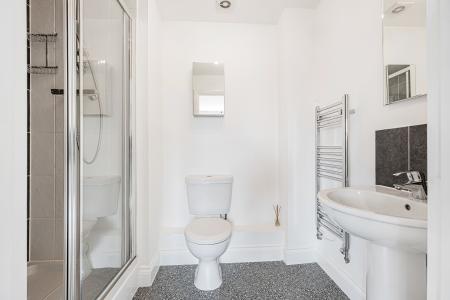 4 bedroom Semi-detached house to let in Kingsquater, Maidenhead, SL6