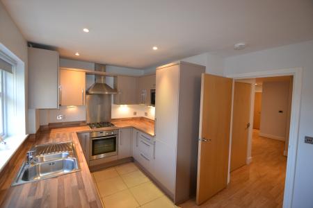 2 bedroom Flat to let in Witchford Gate, Maidenhead, SL6