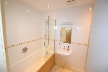 2 bedroom Flat to let in Witchford Gate, Maidenhead, SL6