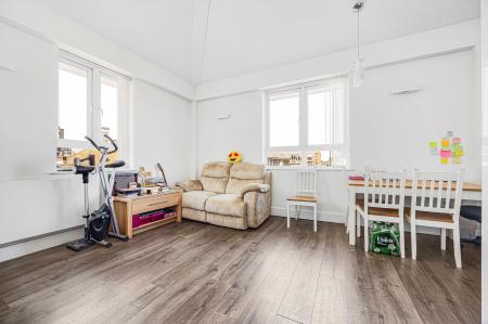 1 bedroom Flat for sale in York Road, Maidenhead, SL6