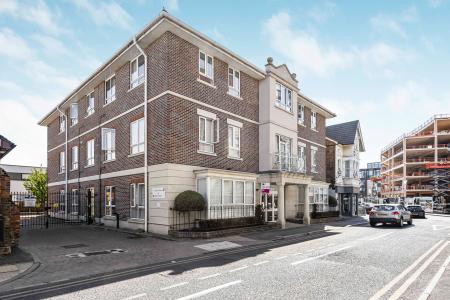 1 bedroom Flat for sale in York Road, Maidenhead, SL6