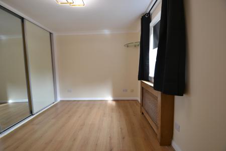 1 bedroom Flat to let in Corfe Place, Maidenhead, SL6