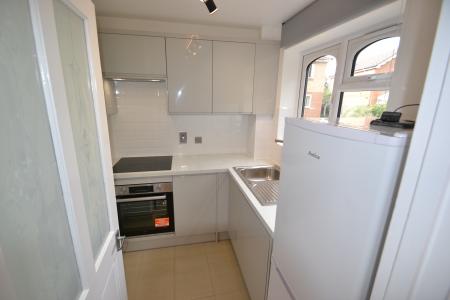 1 bedroom Flat to let in Corfe Place, Maidenhead, SL6