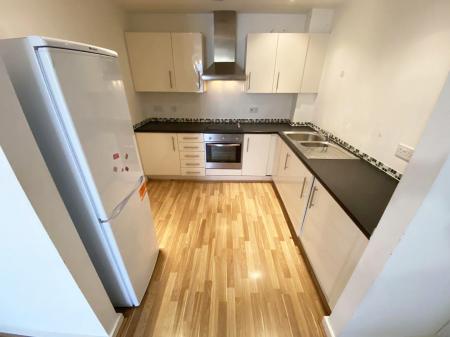 2 bedroom Flat to let in Life Building