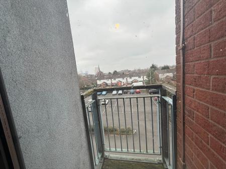 2 bedroom Flat to let in Ordsall Lane, Salford, M5