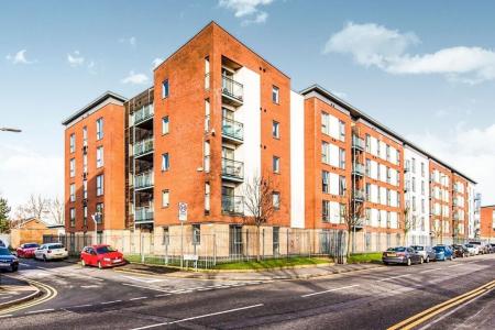 2 bedroom Flat to let in Ordsall Lane, Salford, M5