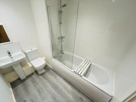 2 bedroom Flat to let in Ordsall Lane, Salford, M5