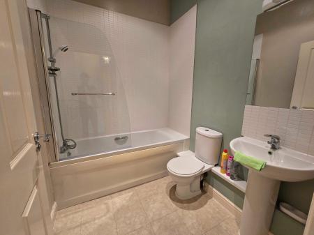 1 bedroom Flat to let in Bury Old Road, Prestwich, M25