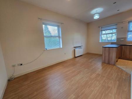 1 bedroom Flat to let in Bury Old Road, Prestwich, M25