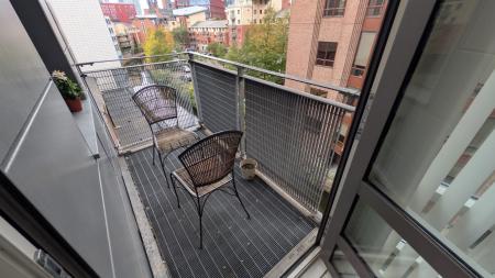 2 bedroom Flat for sale in W3, Whitworth Street West