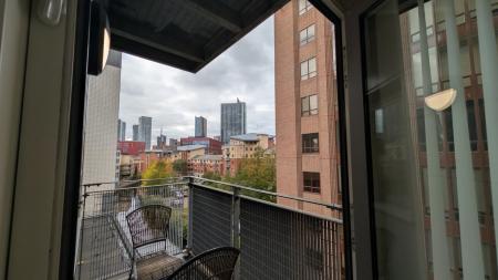 2 bedroom Flat for sale in W3, Whitworth Street West