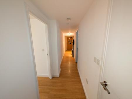 2 bedroom Flat for sale in W3, Whitworth Street West