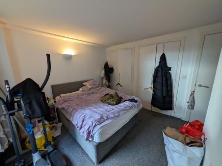 2 bedroom Flat for sale in W3, Whitworth Street West