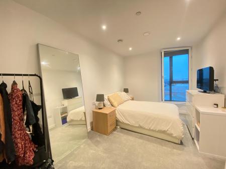 2 bedroom Apartment for sale in Wharf End, Salford, M17