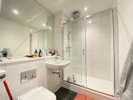 2 bedroom Apartment for sale in Wharf End, Salford, M17