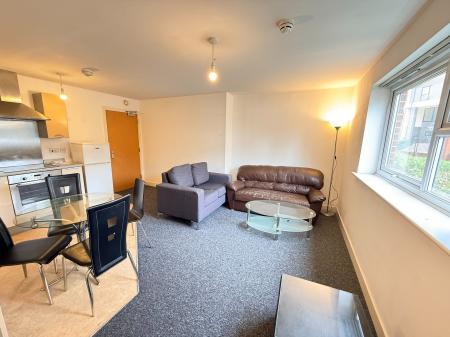 2 bedroom Flat to let in Woden Street, Salford, M5