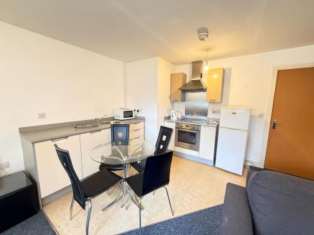 2 bedroom Flat to let in Woden Street, Salford, M5