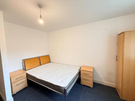2 bedroom Flat to let in Woden Street, Salford, M5