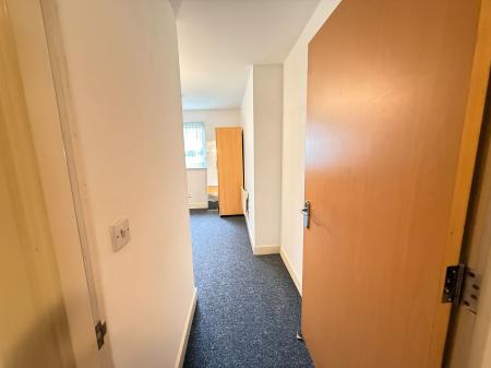 2 bedroom Flat to let in Woden Street, Salford, M5