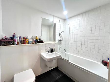 2 bedroom Flat to let in Spindletree Avenue, Manchester, M9