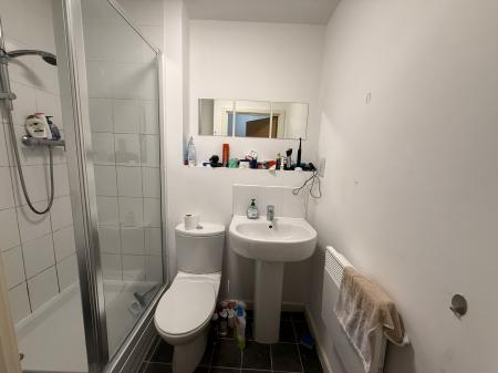 2 bedroom Flat to let in Stillwater Drive, Manchester, M11