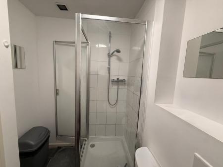 2 bedroom Flat to let in Stillwater Drive, Manchester, M11