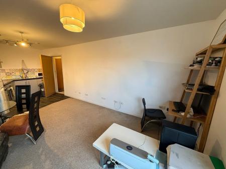 2 bedroom Flat to let in Stillwater Drive, Manchester, M11