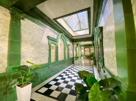 2 bedroom Flat to let in Asia House