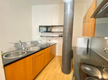 2 bedroom Flat to let in Asia House