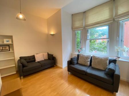 2 bedroom Flat to let in Asia House
