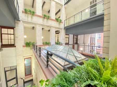 2 bedroom Flat to let in Asia House