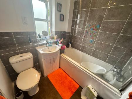 3 bedroom Semi-detached house to let in Georgette Drive, Salford, M3